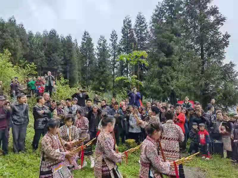 “三月三”贵州纳雍补作村后山神箐举行隆重祭祀仪式